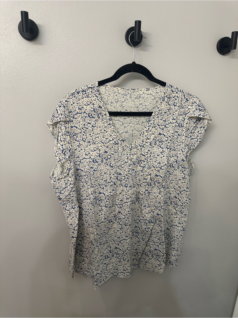 Women’s Blue Floral V-Neck Flutter Sleeve Blouse
